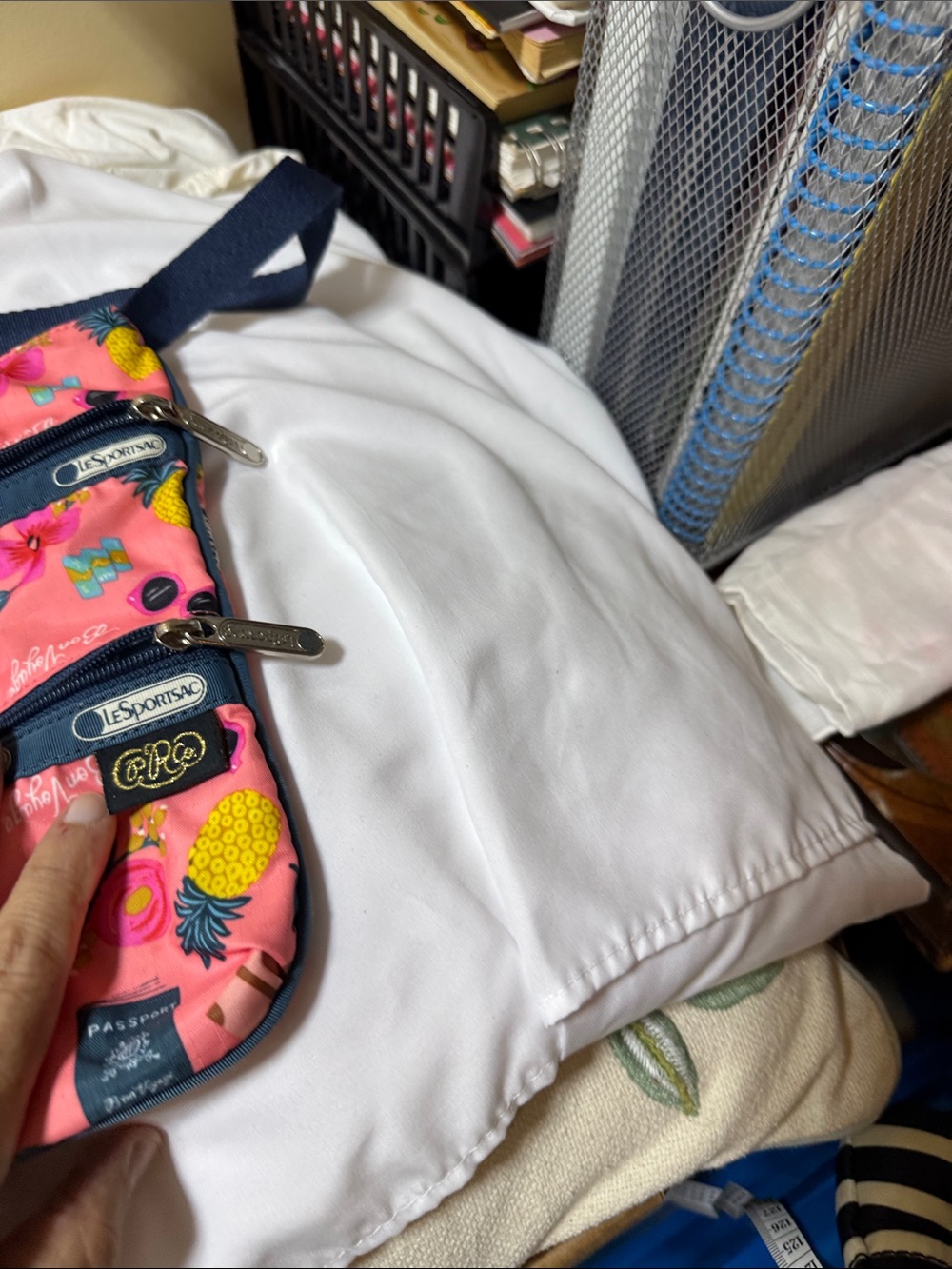 LeSportsac Pink Tropical Print Crossbody Bag with Navy Trim - Picture 4 of 13